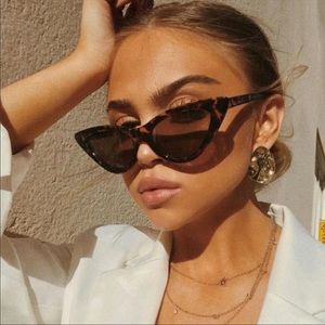 Leopard print cat-eye sunglasses